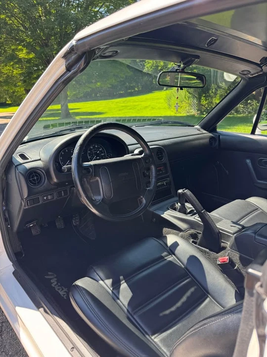 1991 Mazda NA MX-5 Miata - Image 12 of 18