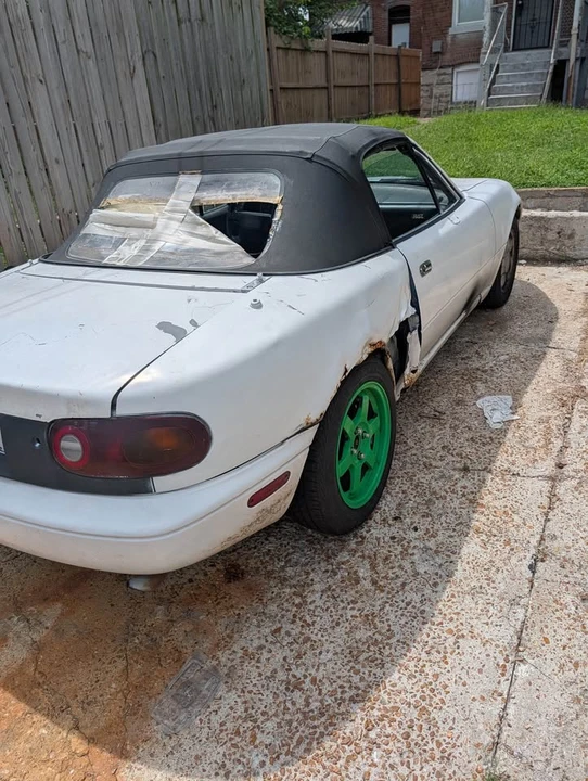 1991 Mazda NA MX-5 Miata - Image 5 of 10