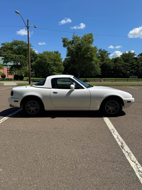 1991 Mazda NA MX-5 Miata - Image 5 of 18