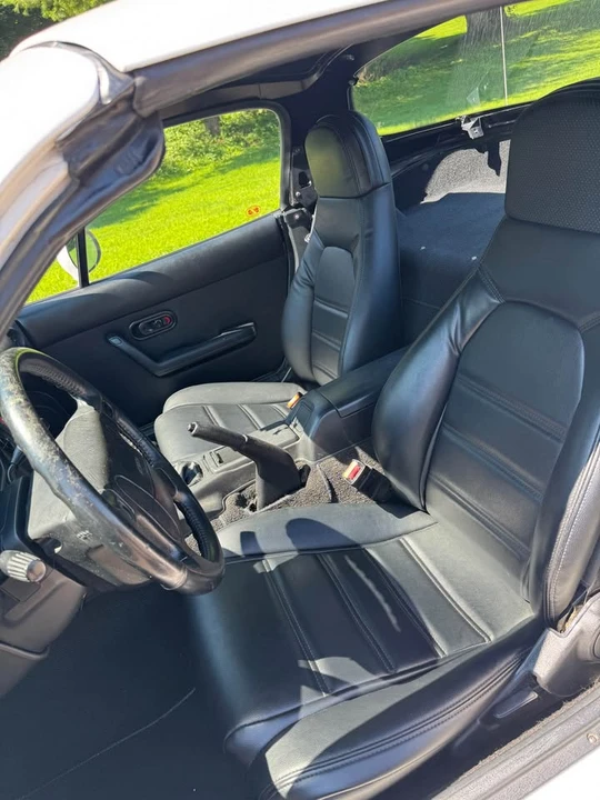 1991 Mazda NA MX-5 Miata - Image 13 of 18