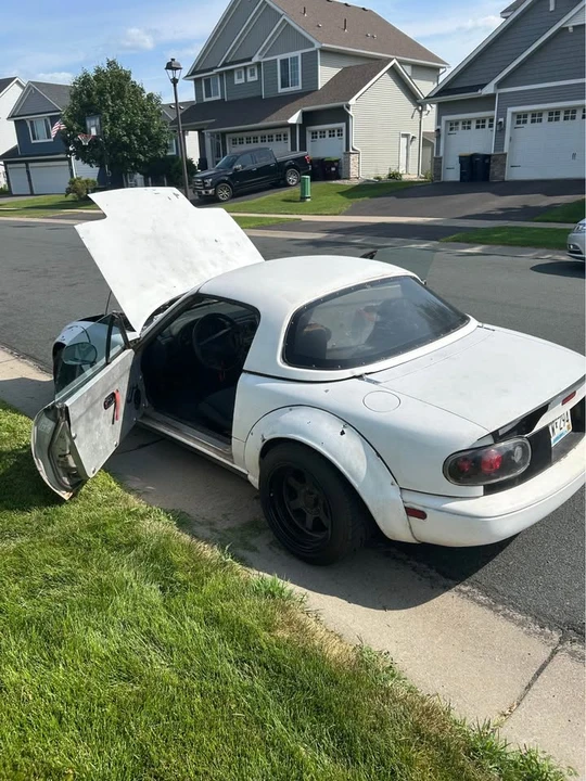 1991 Mazda NA MX-5 Miata - Image 6 of 9