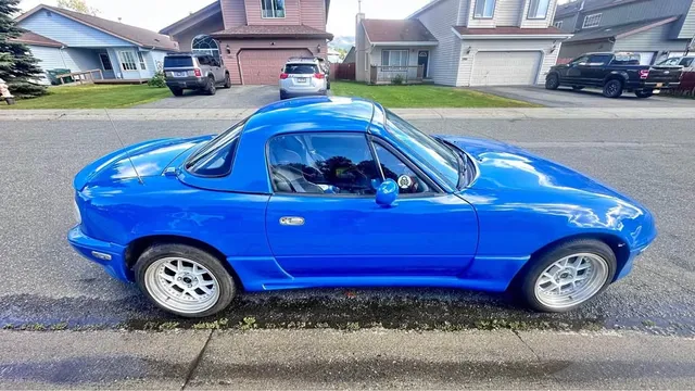 1991 Mazda MX-5 Convertible 2D