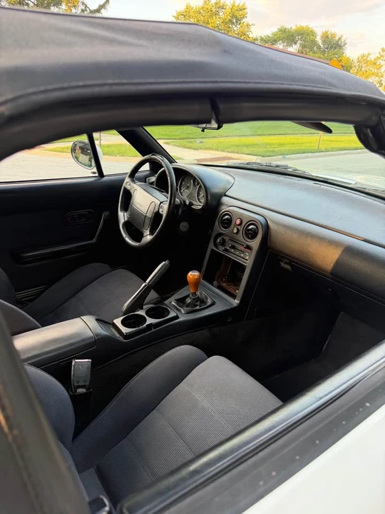 1991 Mazda NA MX-5 Miata - Image 8 of 12