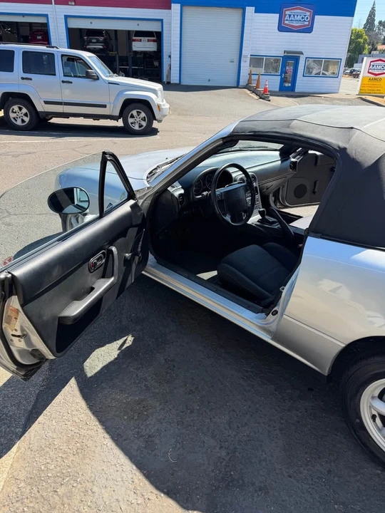1991 Mazda NA MX-5 Miata - Image 8 of 14