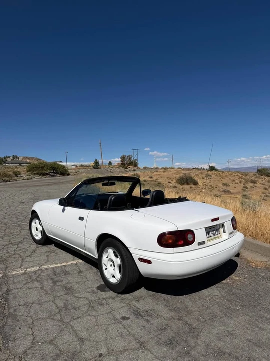 1991 Mazda NA MX-5 Miata - Image 10 of 15