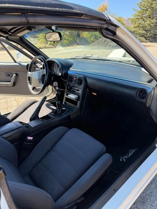 1991 Mazda NA MX-5 Miata - Image 5 of 15