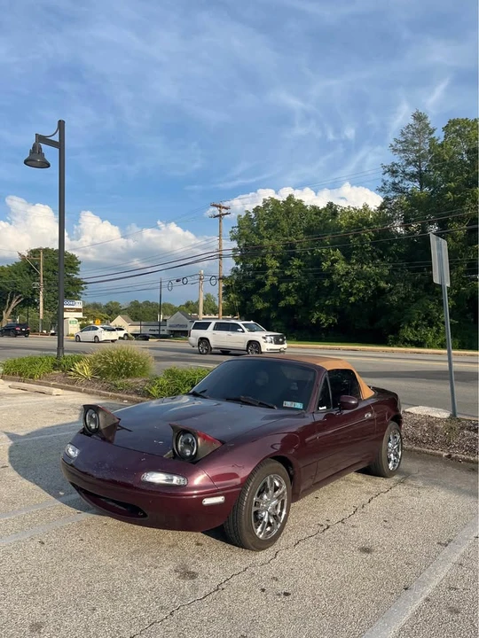 1991 Mazda NA MX-5 Miata - Image 2 of 3
