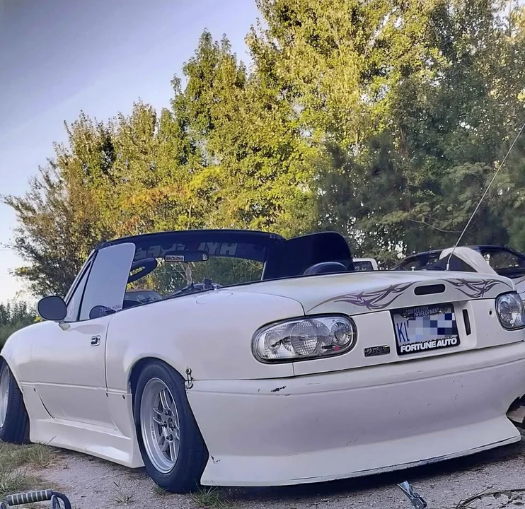 1991 Mazda NA MX-5 Miata - Image 5 of 6