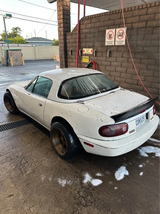 1991 Mazda NA MX-5 Miata - Image 4 of 10