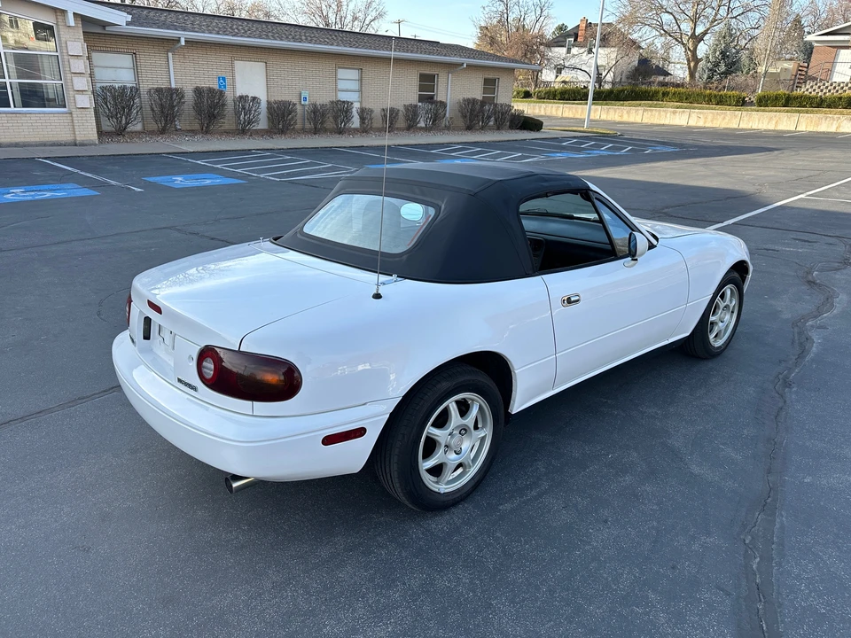 1991 Mazda NA MX-5 Miata - Image 30 of 31