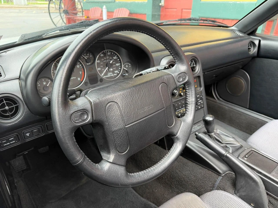 1991 Mazda NA MX-5 Miata - Image 25 of 31