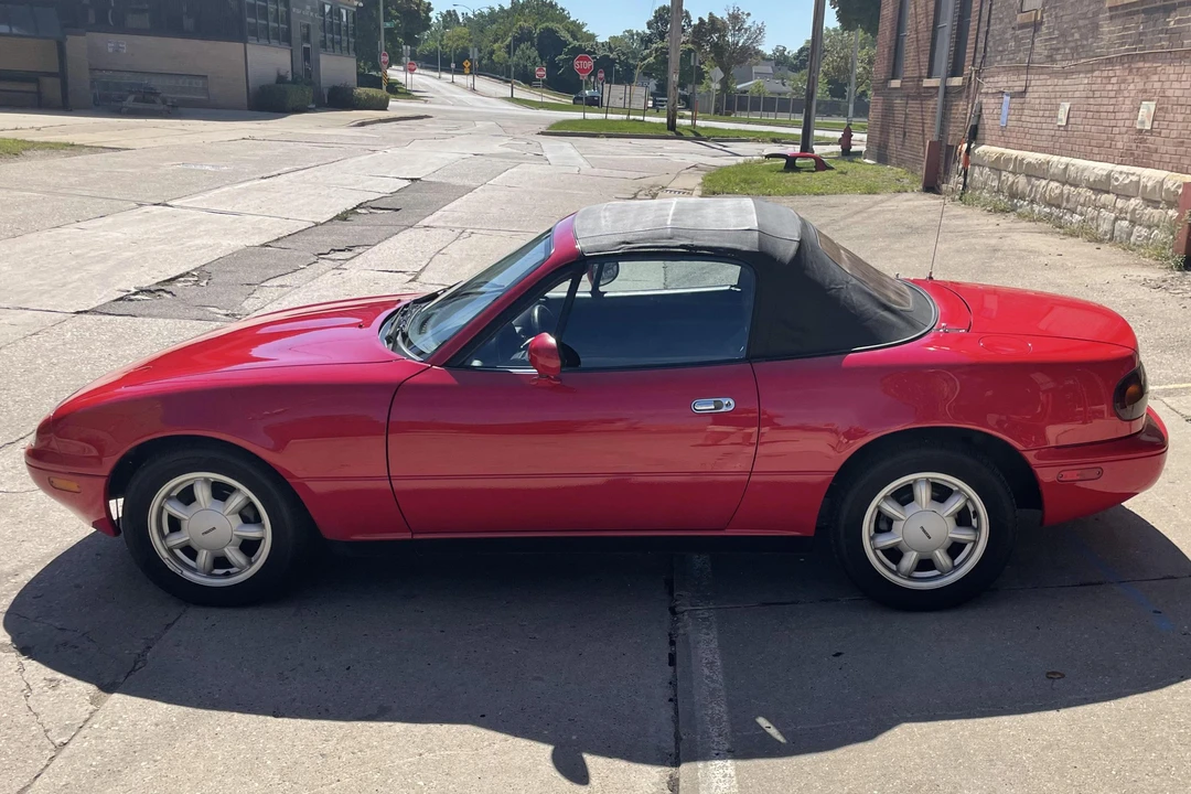1991 Mazda NA MX-5 Miata - Image 30 of 31