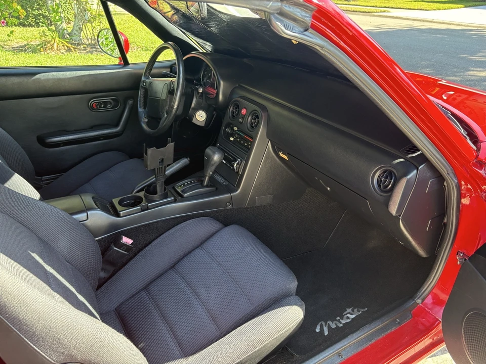 1991 Mazda NA MX-5 Miata - Image 14 of 21