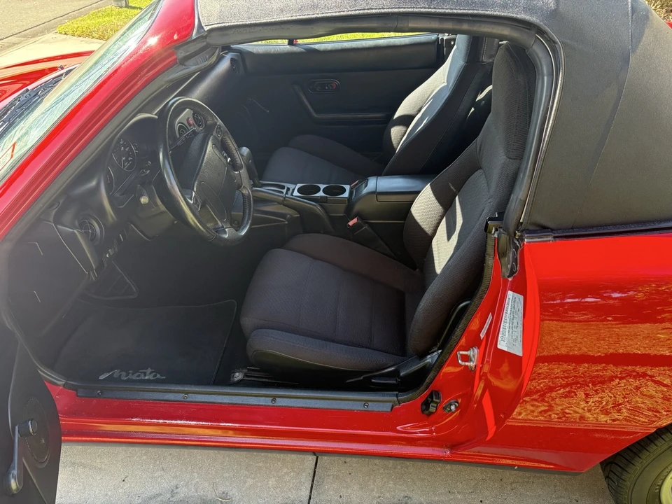 1991 Mazda NA MX-5 Miata - Image 15 of 21