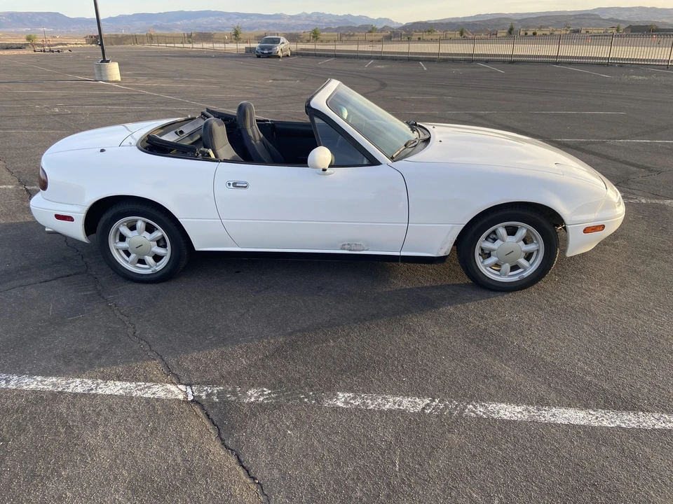1991 Mazda NA MX-5 Miata - Image 9 of 31