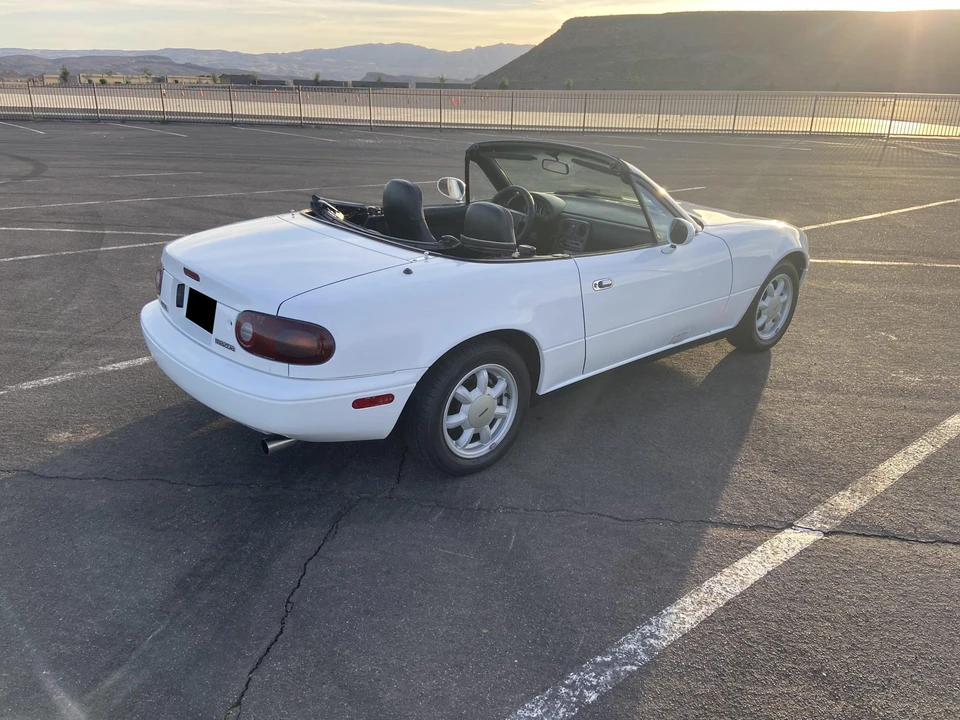 1991 Mazda NA MX-5 Miata - Image 11 of 31