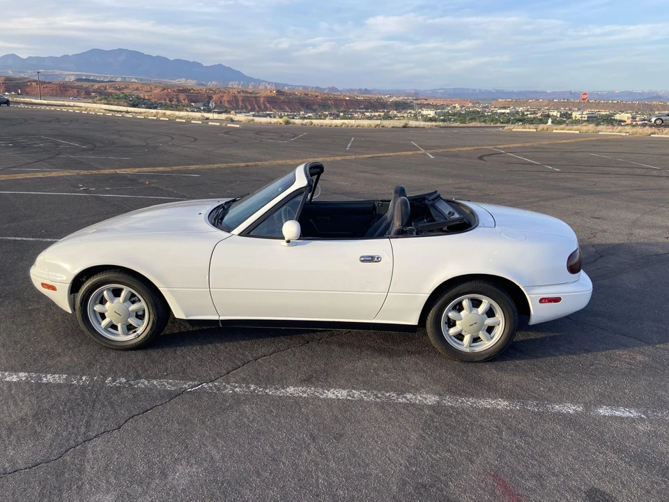 1991 Mazda NA MX-5 Miata - Image 17 of 31