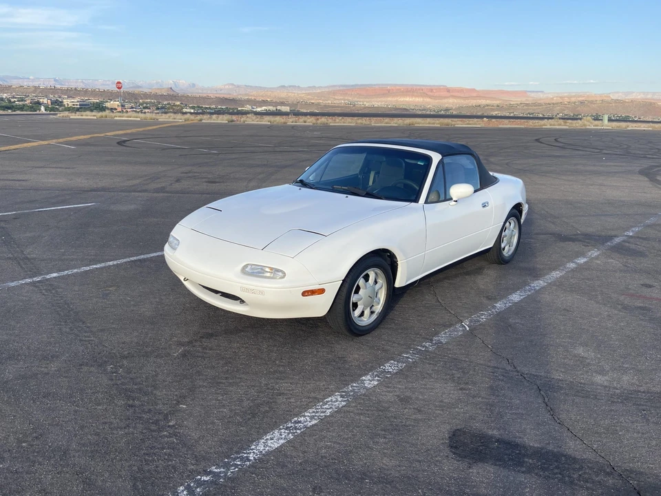 1991 Mazda NA MX-5 Miata - Image 2 of 31