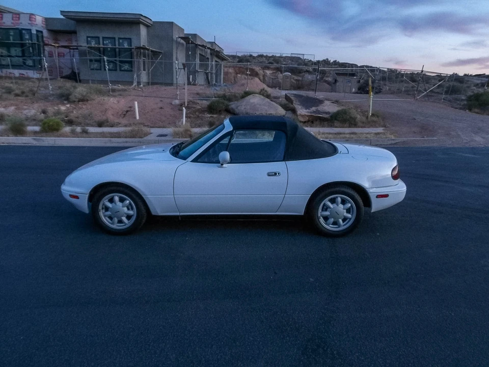 1991 Mazda NA MX-5 Miata - Image 26 of 31