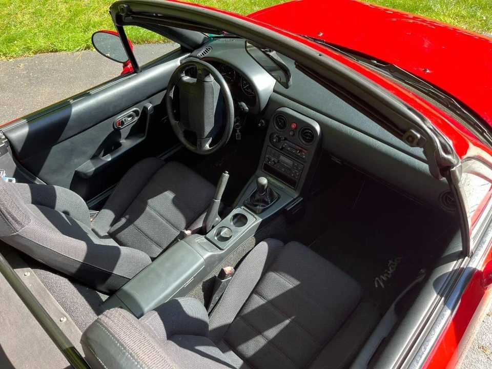 1991 Mazda NA MX-5 Miata - Image 9 of 31