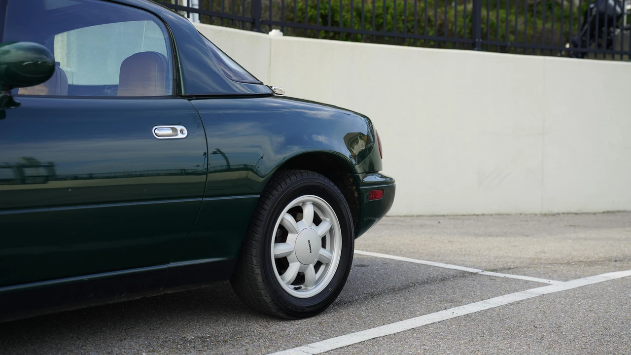 1991 Mazda NA MX-5 Miata - Image 29 of 31