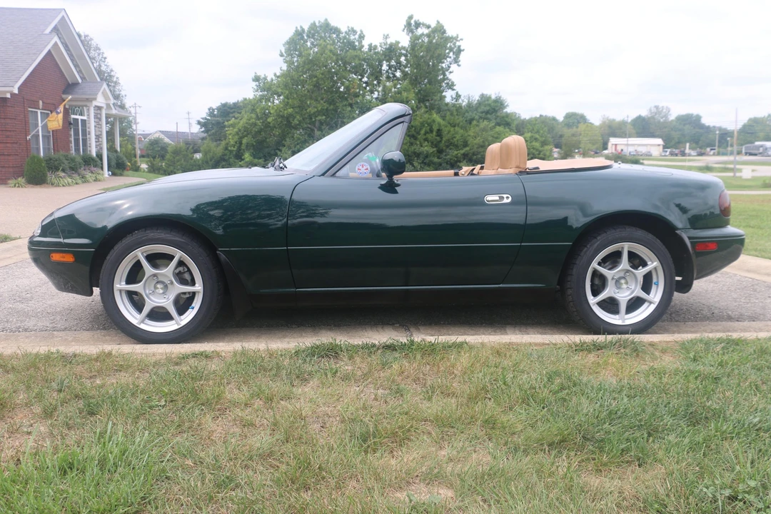 1991 Mazda NA MX-5 Miata - Image 2 of 31