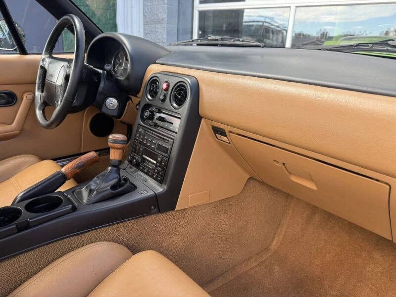 1991 Mazda NA MX-5 Miata - Image 16 of 28