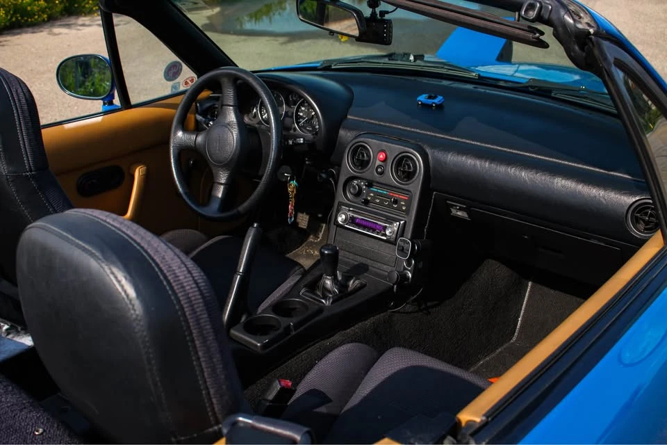 1991 Mazda NA MX-5 Miata - Image 9 of 12