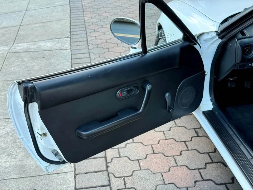 1991 Mazda NA MX-5 Miata - Image 15 of 20