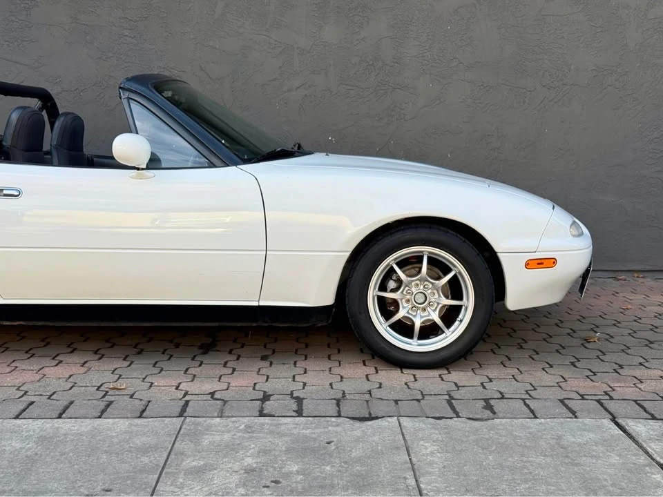 1991 Mazda NA MX-5 Miata - Image 2 of 20