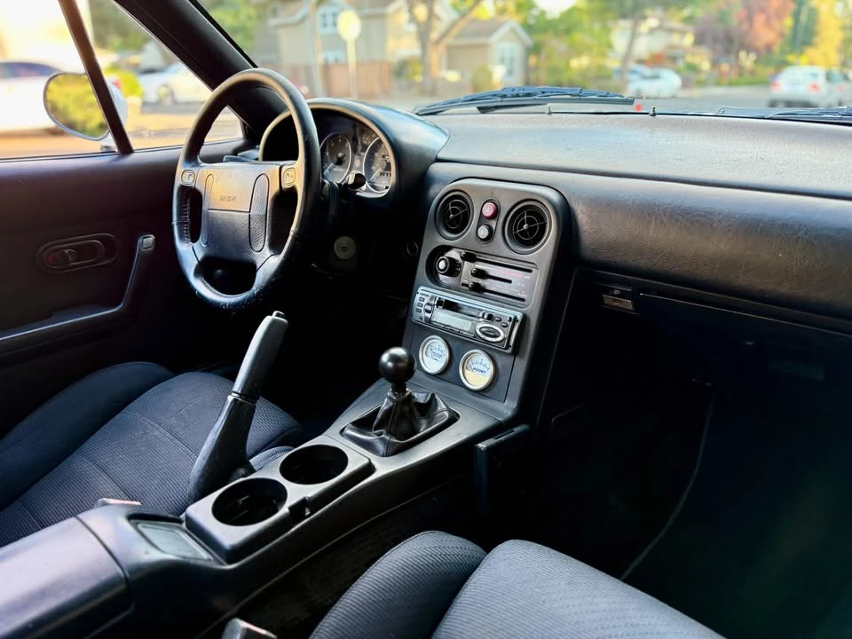 1991 Mazda NA MX-5 Miata - Image 17 of 20
