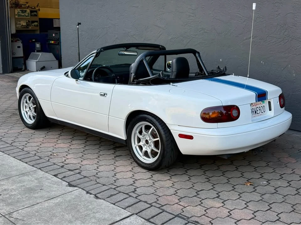 1991 Mazda NA MX-5 Miata - Image 6 of 20