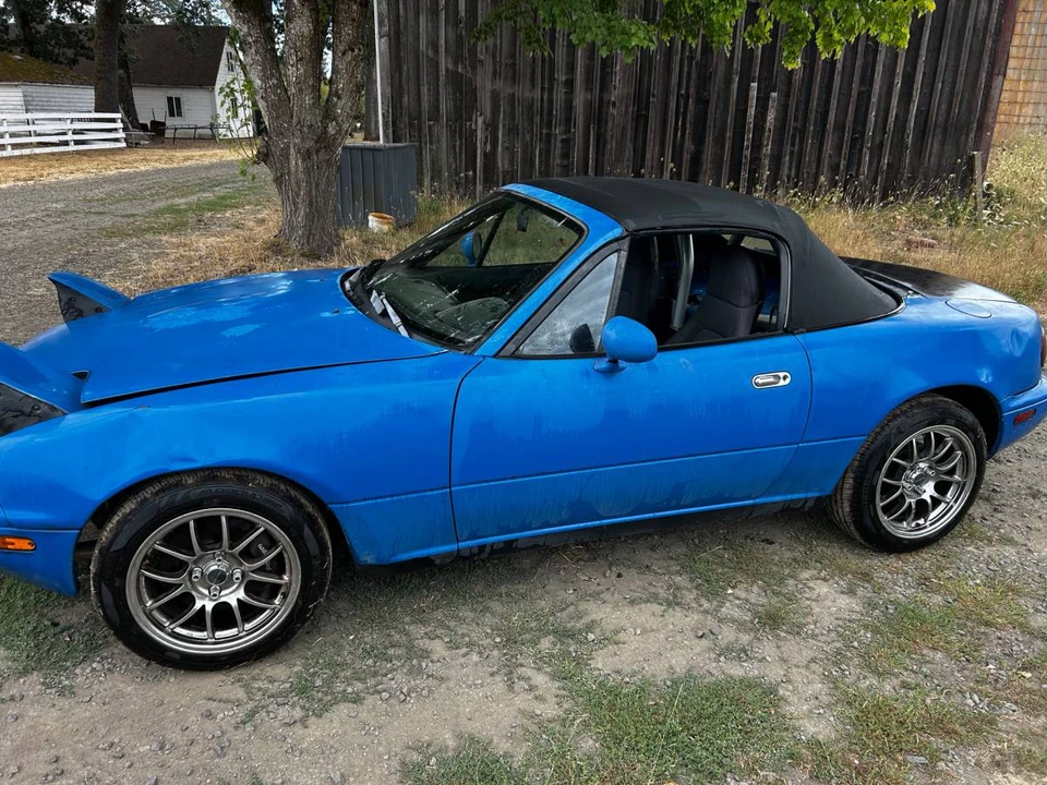 1991 Mazda NA MX-5 Miata - Image 2 of 10