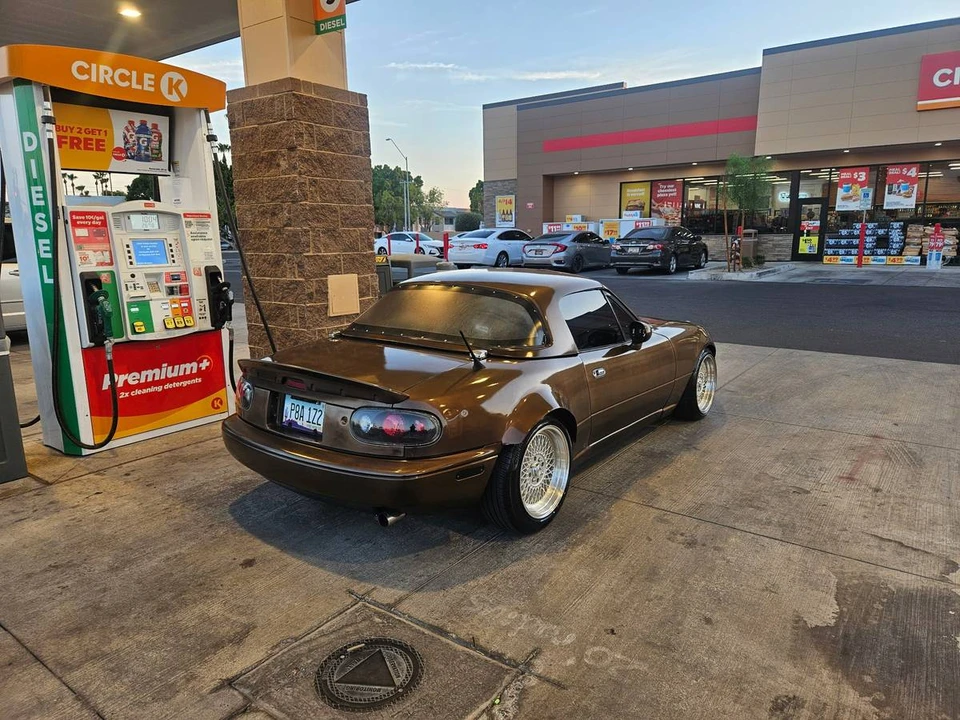 2001 Mazda NB MX-5 Miata - Image 5 of 12