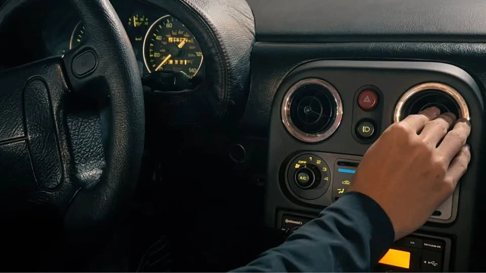 1991 Mazda NA MX-5 Miata - Image 2 of 11