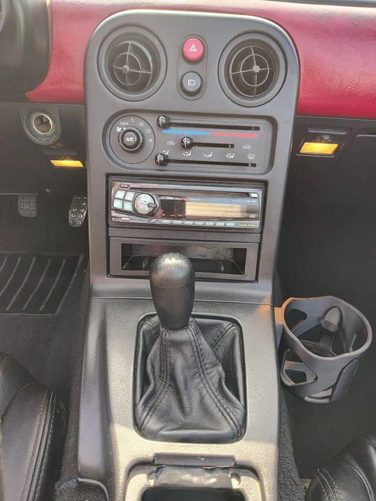 1991 Mazda NA MX-5 Miata - Image 21 of 24