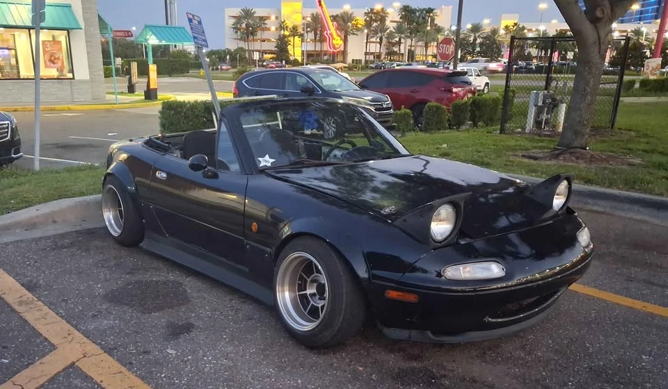 1991 Mazda NA MX-5 Miata - Image 2 of 3