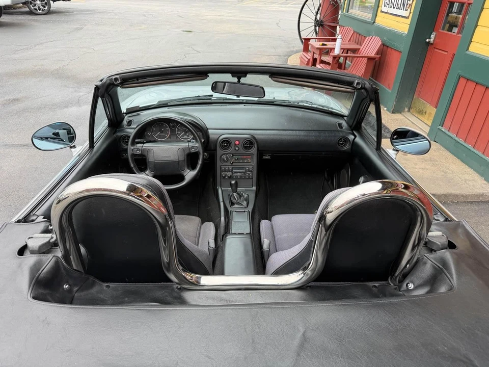 1991 Mazda NA MX-5 Miata - Image 26 of 31