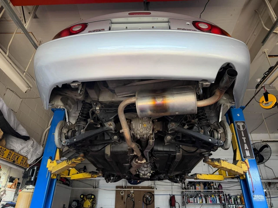 1991 Mazda NA MX-5 Miata - Image 2 of 31