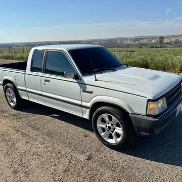 1991 Mazda B2600i LE-5