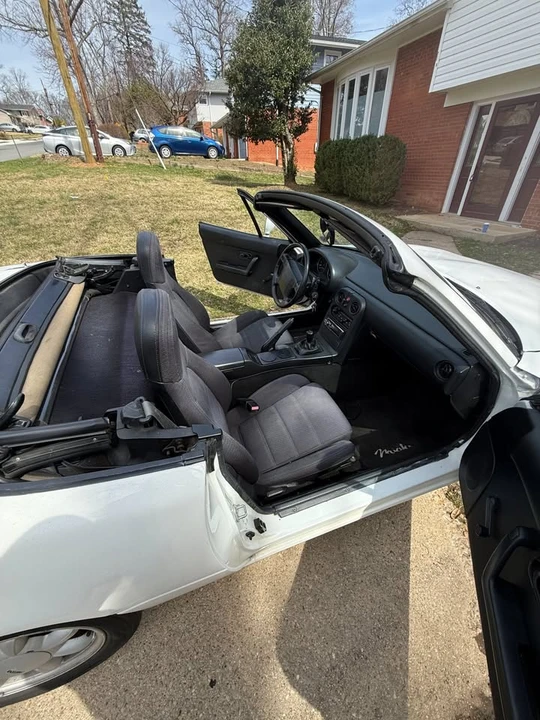 1991 Mazda NA MX-5 Miata - Image 6 of 14