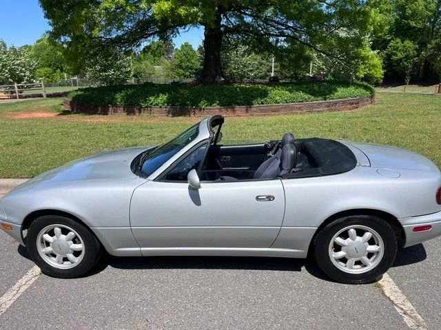 1991 Mazda NA MX-5 Miata - Image 2 of 10