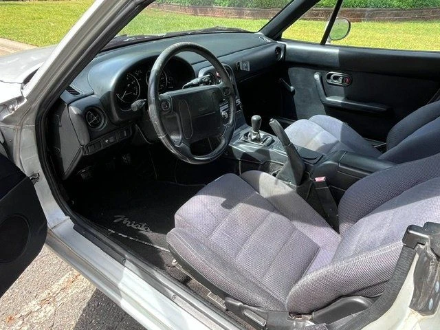 1991 Mazda NA MX-5 Miata - Image 6 of 10