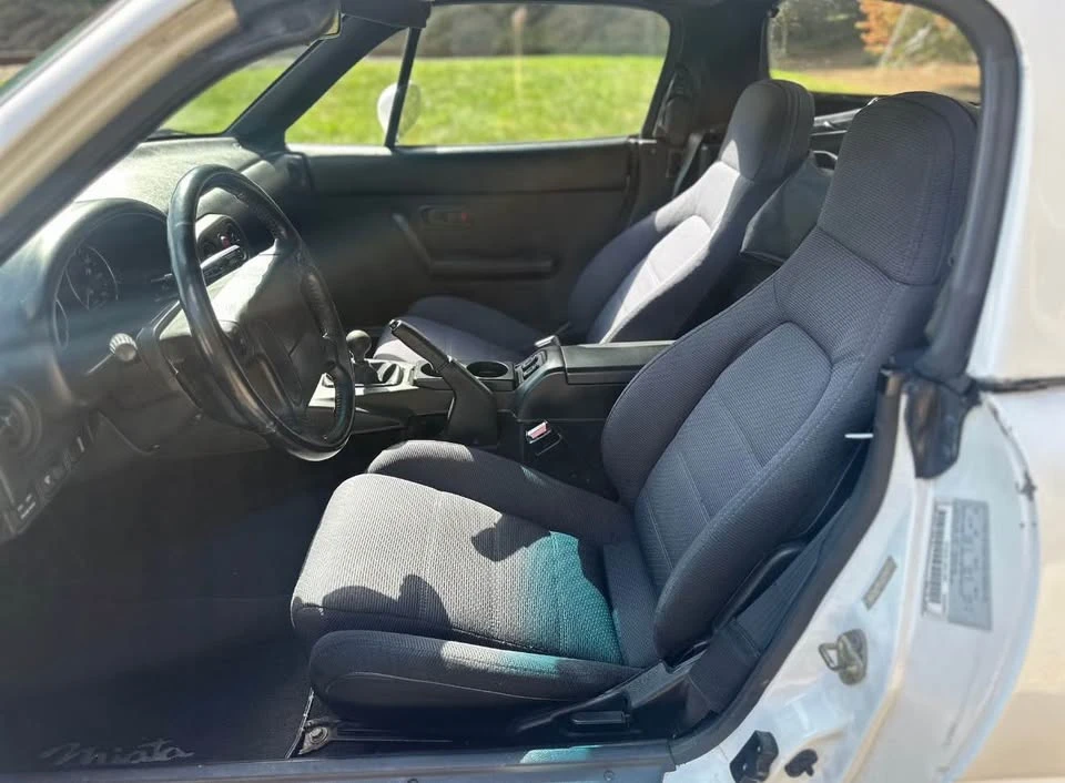 1991 Mazda NA MX-5 Miata - Image 6 of 10