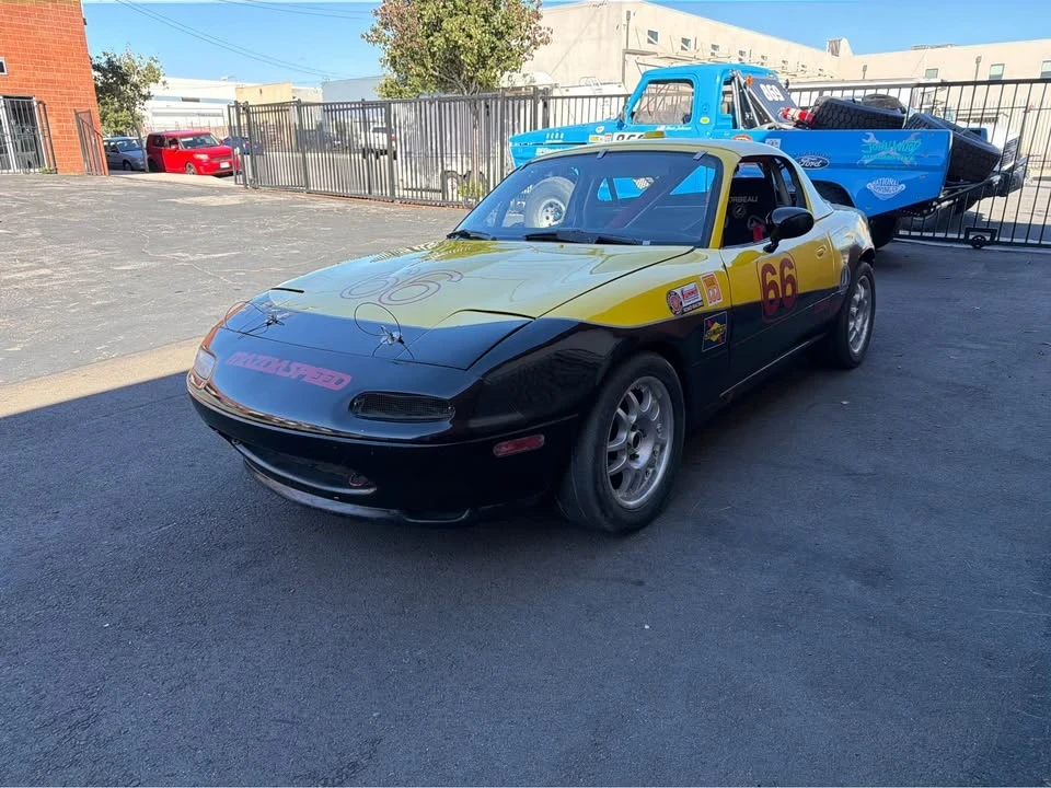 1991 Mazda NA MX-5 Miata - Image 2 of 3