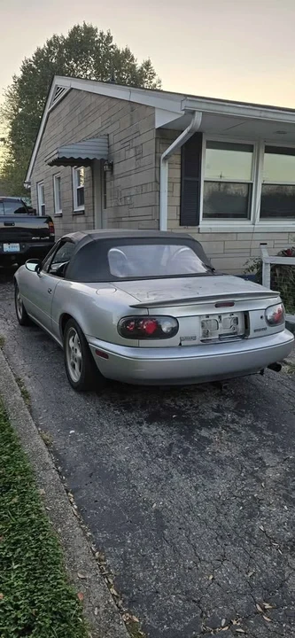 1991 Mazda NA MX-5 Miata - Image 2 of 3
