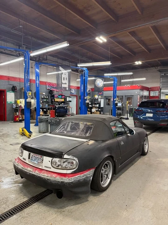 1991 Mazda NA MX-5 Miata - Image 4 of 9
