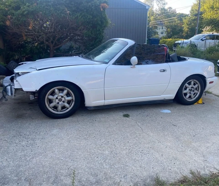1991 Mazda NA MX-5 Miata - Image 2 of 9