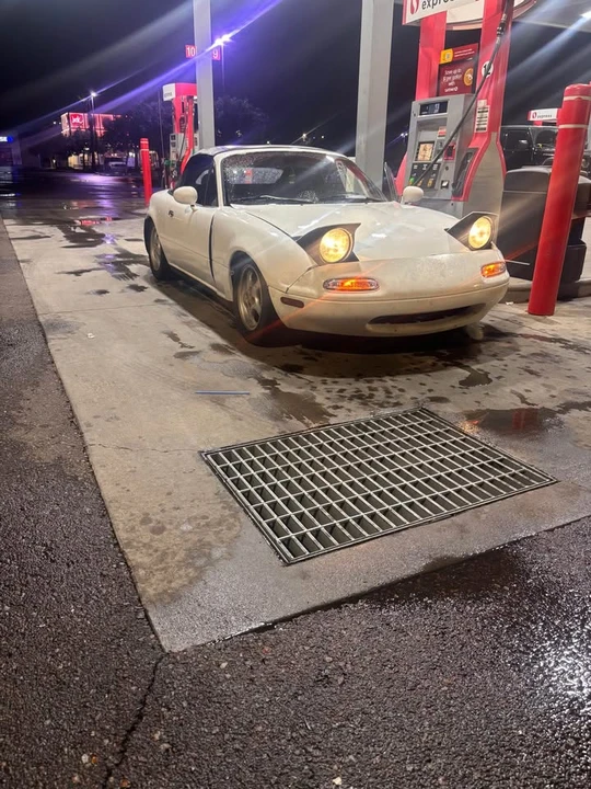 1991 Mazda NA MX-5 Miata - Image 2 of 2