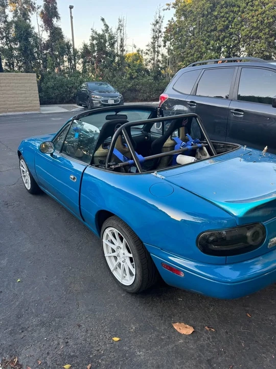 1991 Mazda NA MX-5 Miata - Image 2 of 5